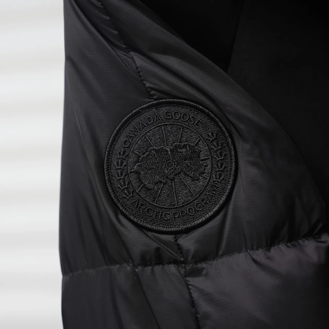 P840 CANADA GOOSE丨Canada Goose 2056 Soft Sleeve Pilot Hooded Down Jacket Color: Black Size: XXS-XXL